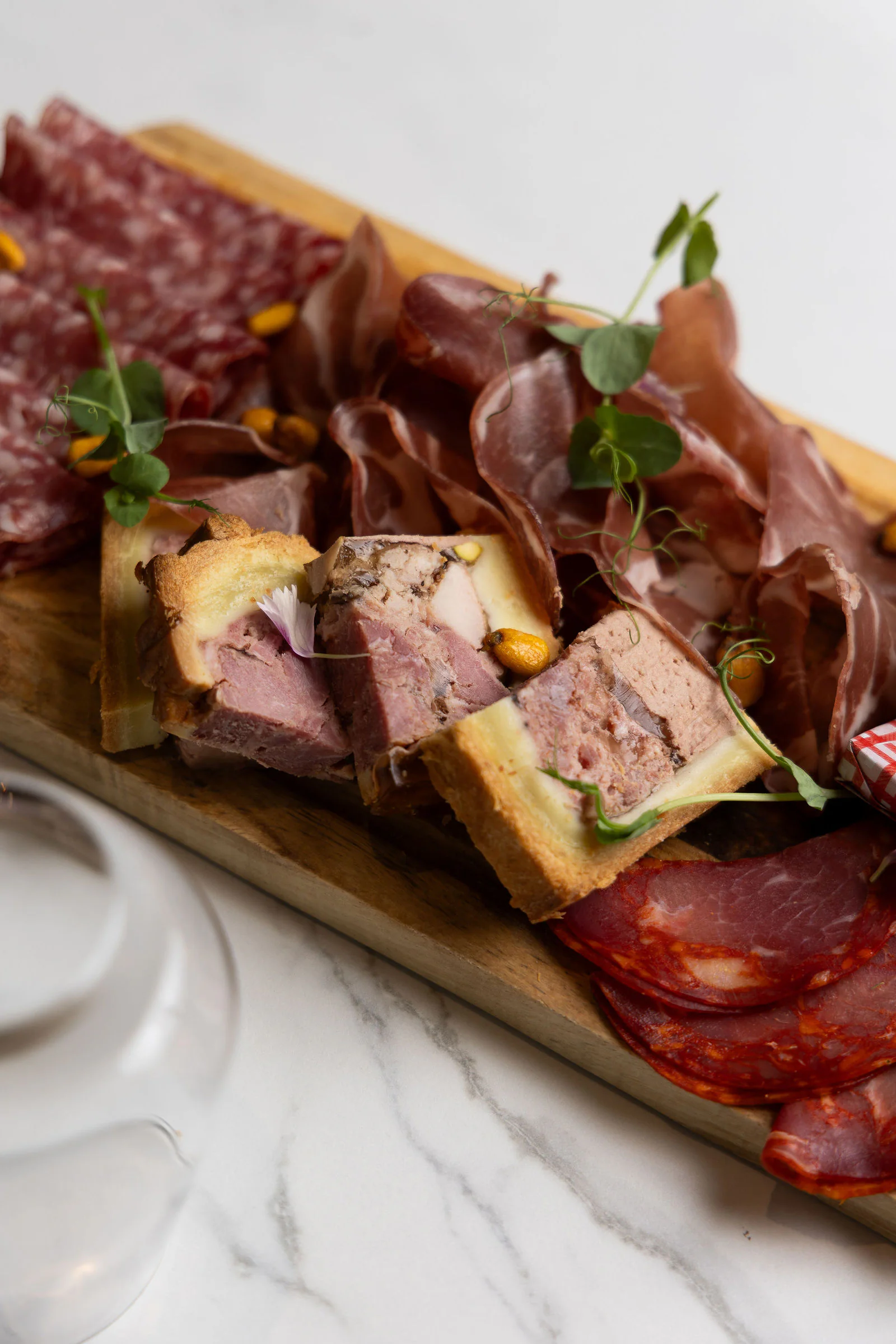 Tagliere di salumi e pâté en croûte